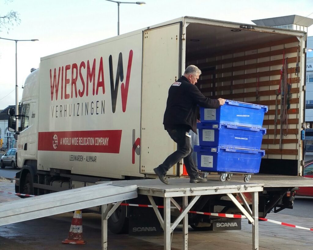 Zakelijke verhuizing met verhuiskratten