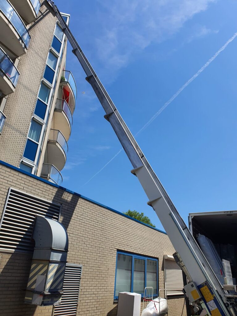 Verhuizing op hoogte met verhuislift